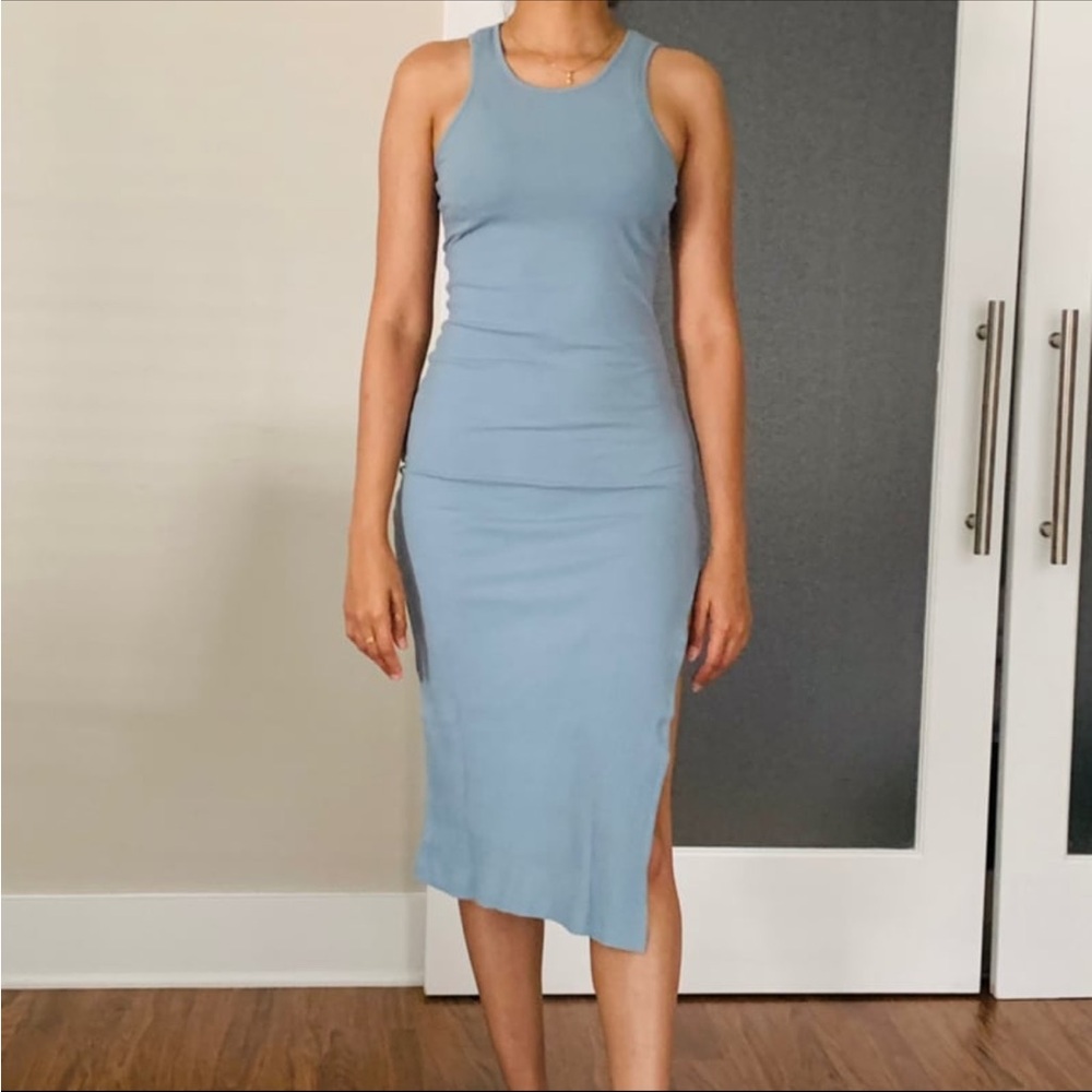 Bodycon ribbed blue midi dress with slit
